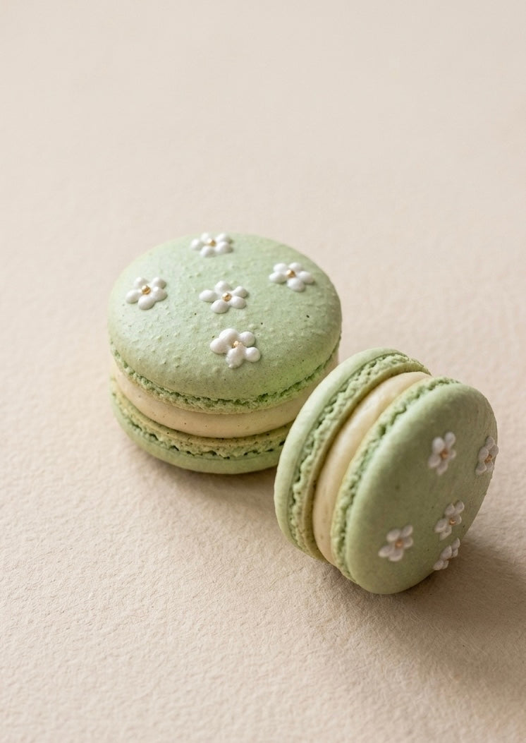 FLORAL MACAROON // pet cake