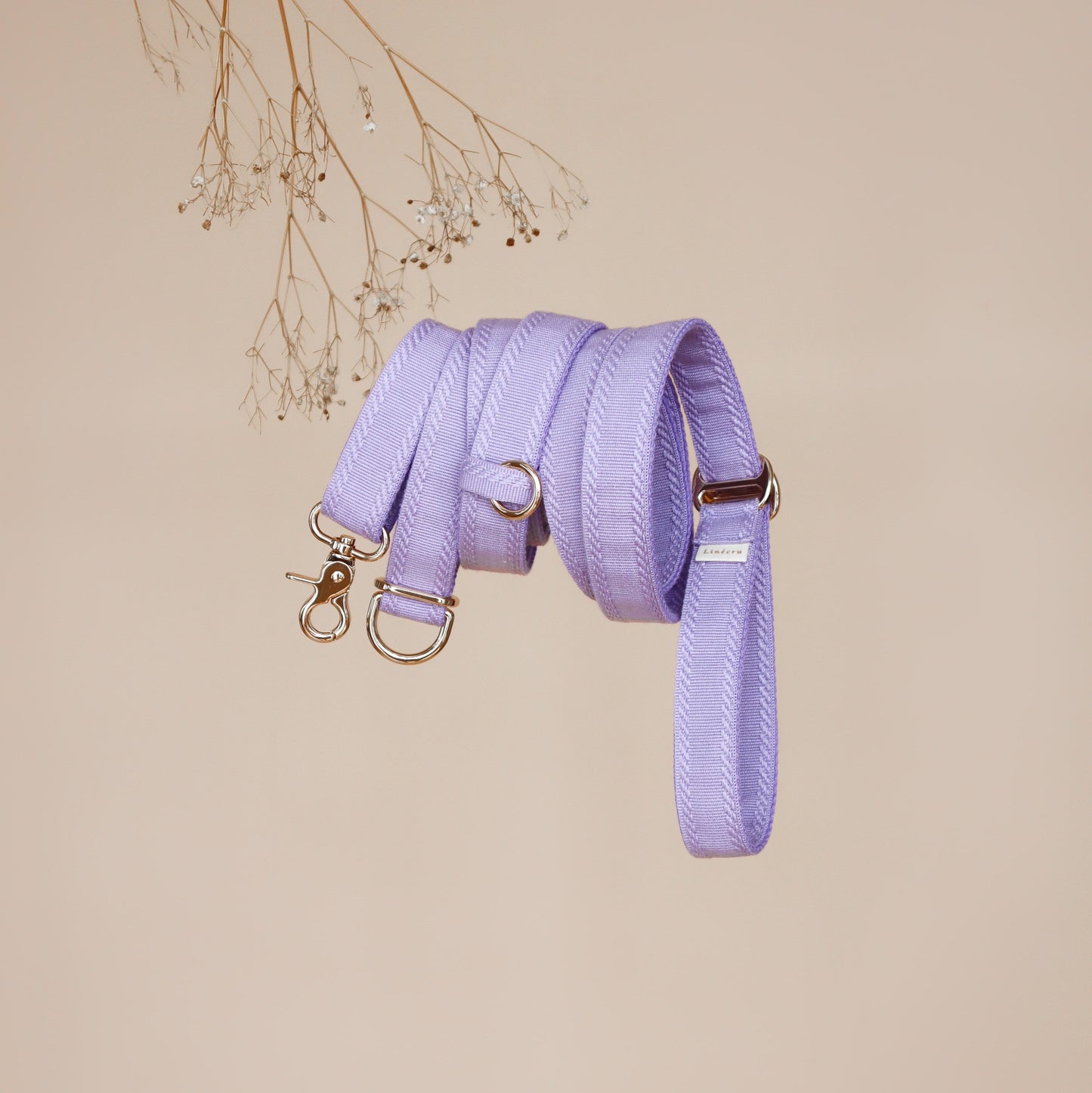 YKSI // crossbody leash