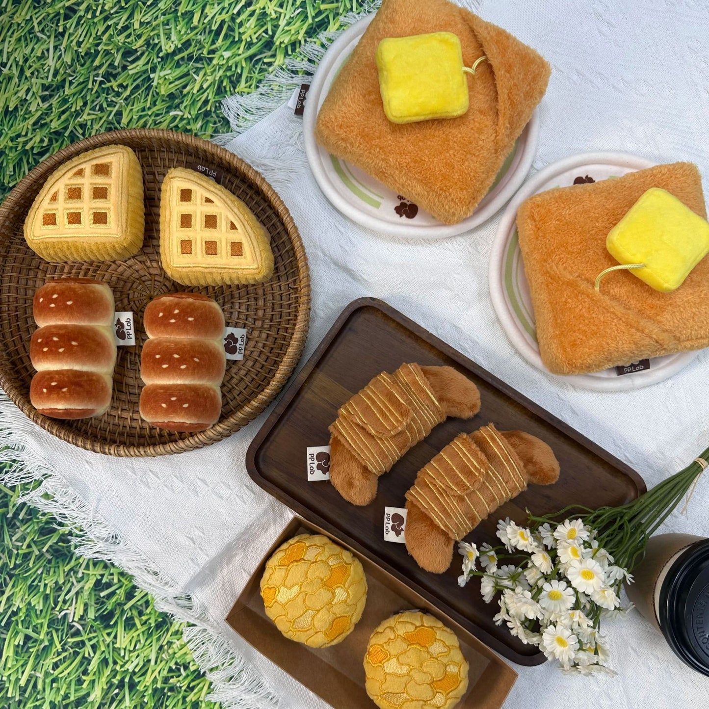 MINI CROISSANT & SESAME BREAD // snuffle toy