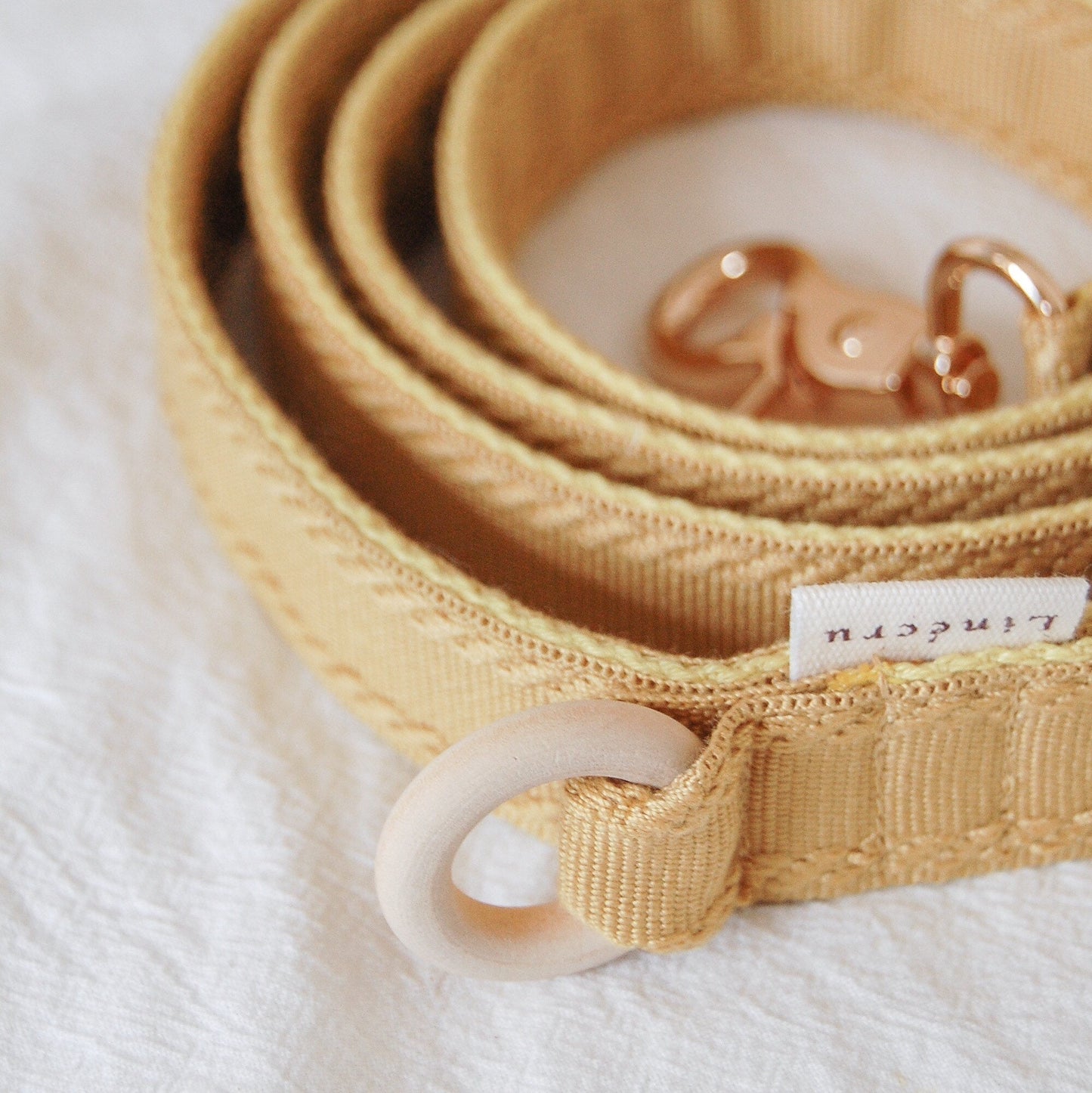 RA // regular leash