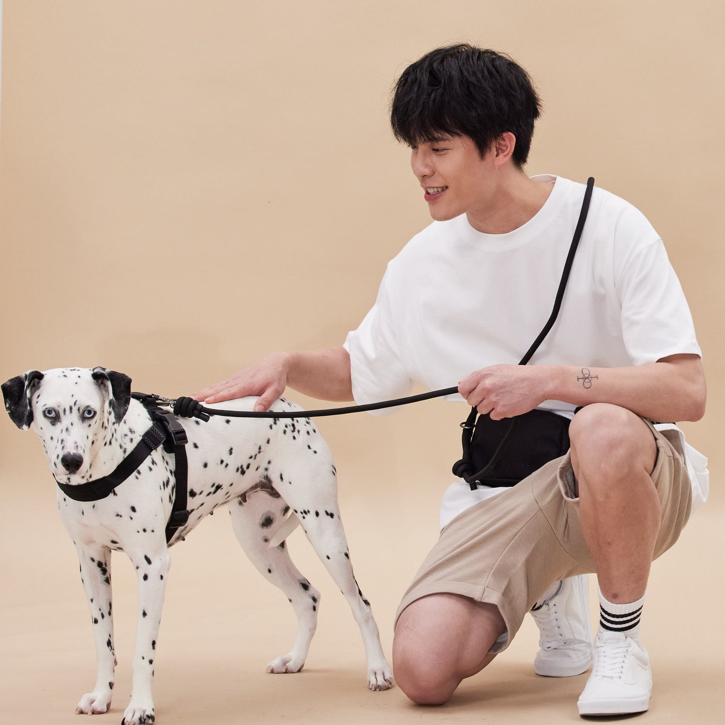 ROVER // crossbody leash