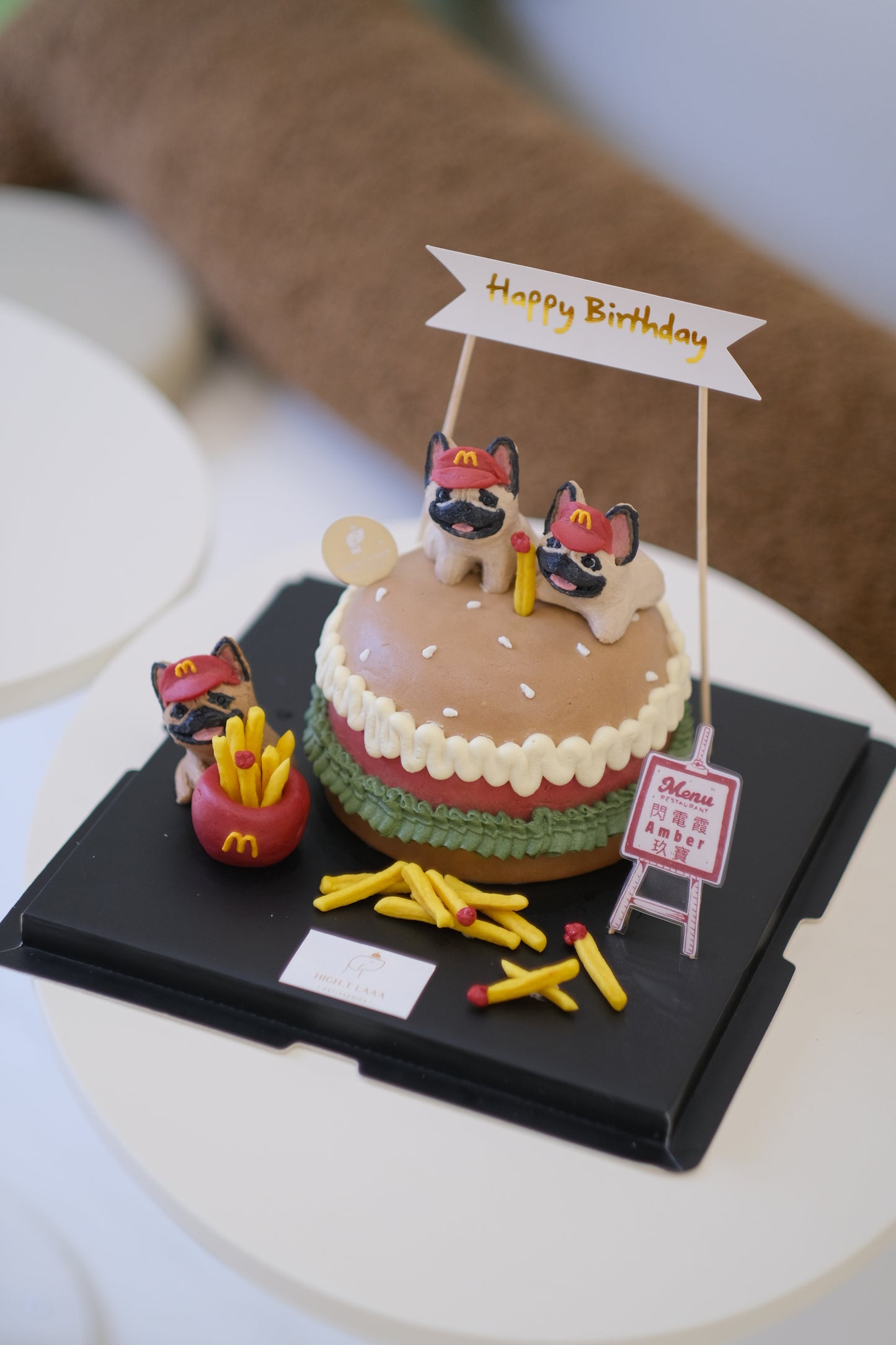 BESPOKE 3D CAKE // pet cake