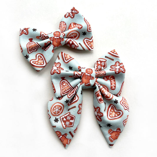 GINGERBREAD BAKERY // bow