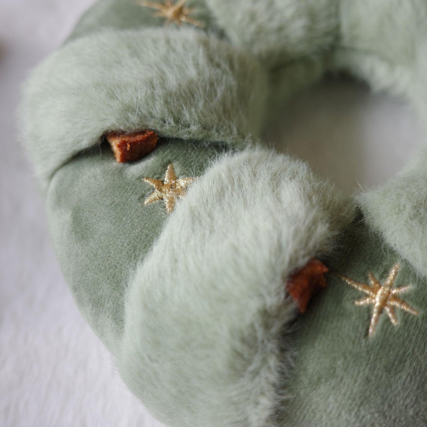 FESTIVE WREATH // nosework toy