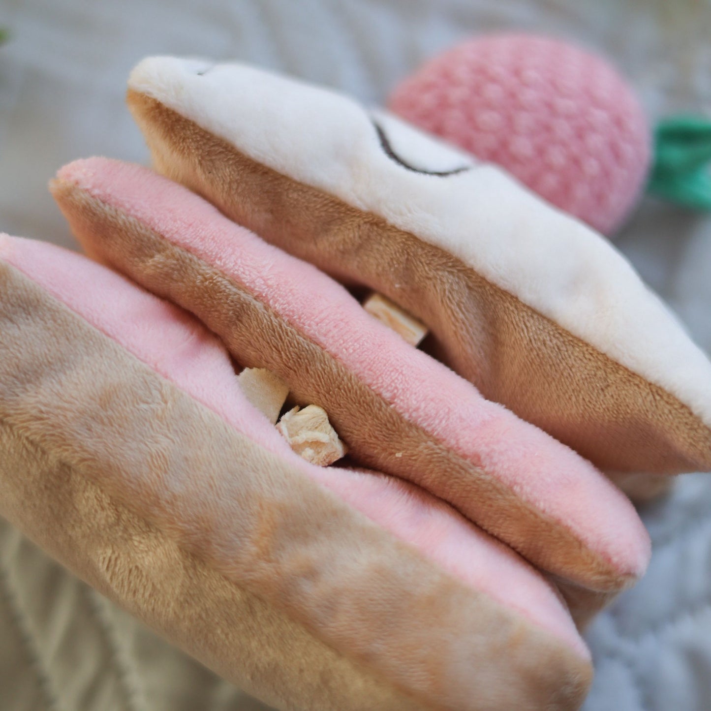 STRAWBERRY MILLE-FEUILLE // nosework toy