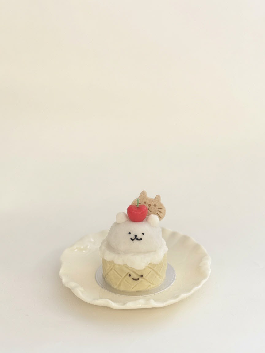 WHITE BEAR SUNDAE // pet cake