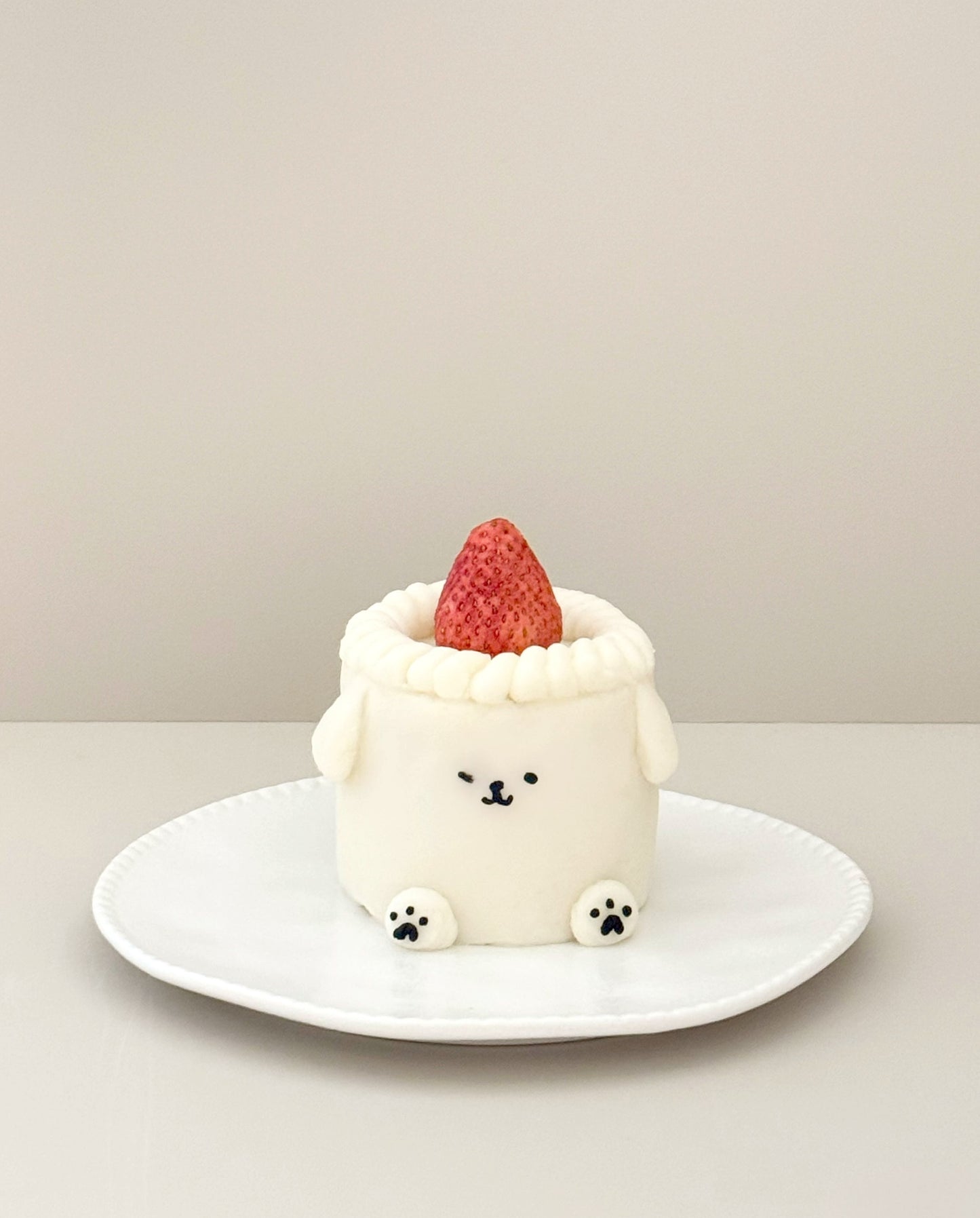 STRAWBERRY CREAM CAKE // pet cake