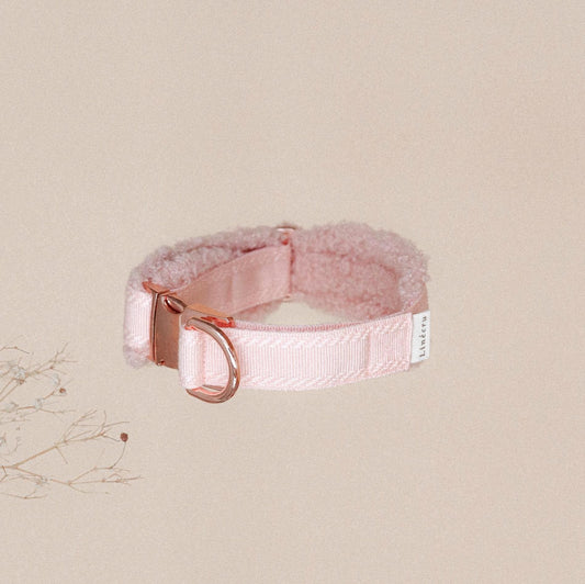 LIÉE // fluffy martingale collar