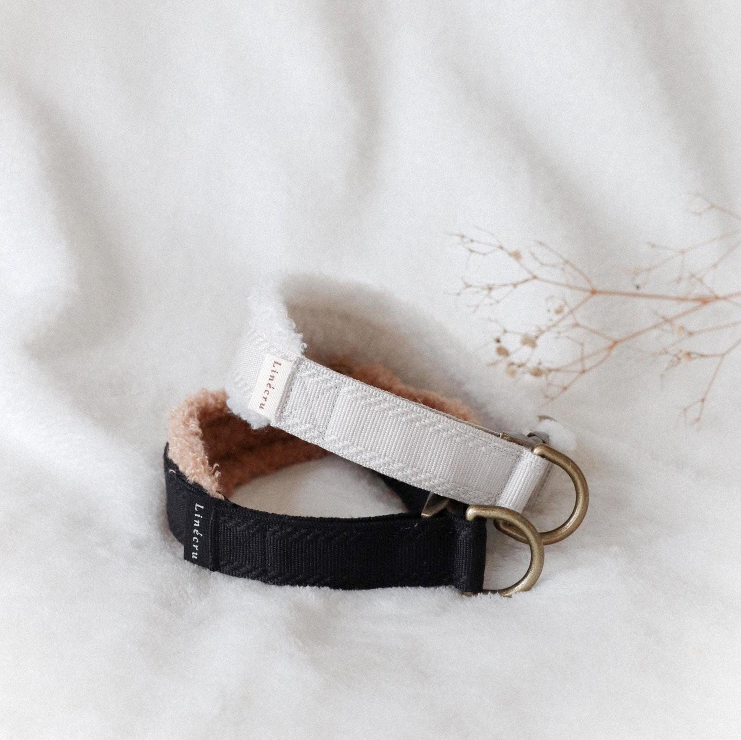 LIÉE // fluffy martingale collar