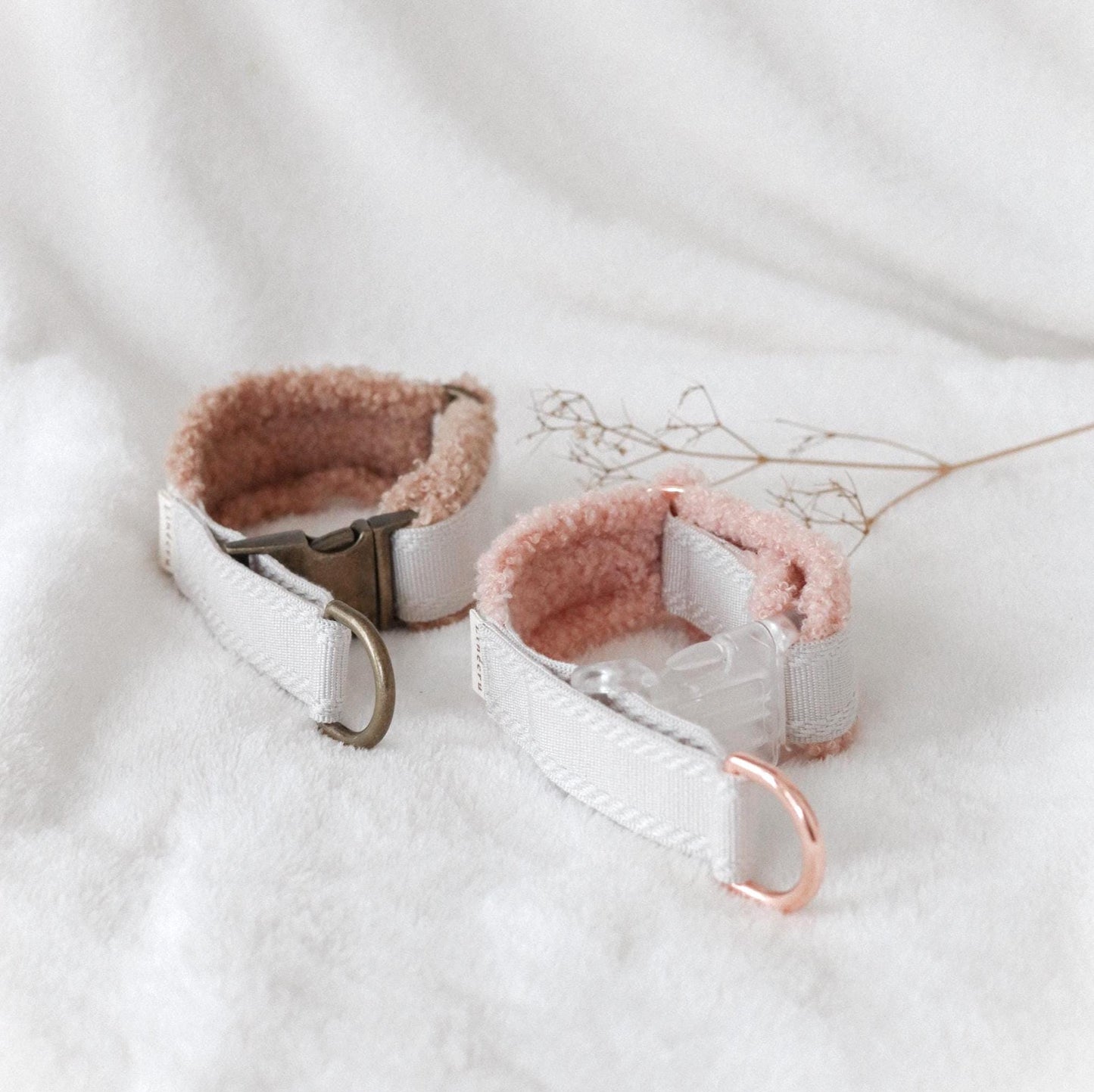LIÉE // fluffy martingale collar