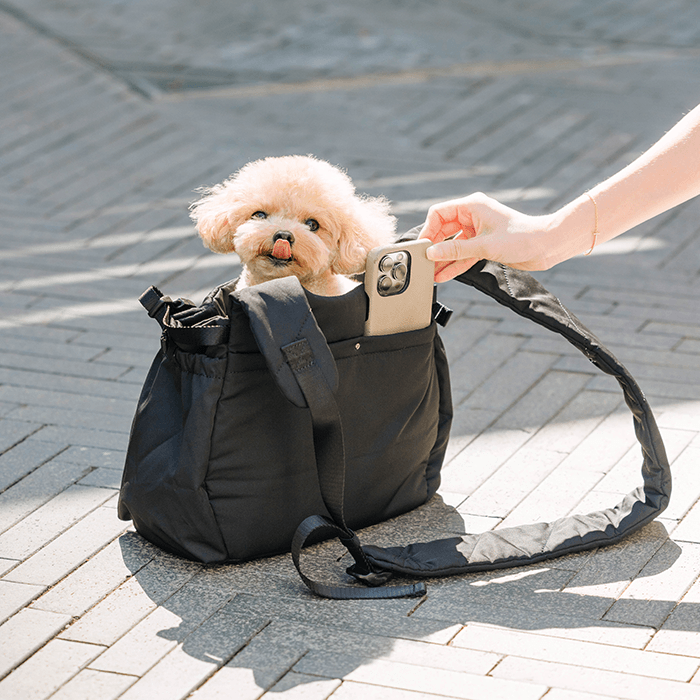 SNUGGLE // petite crossbody carrier