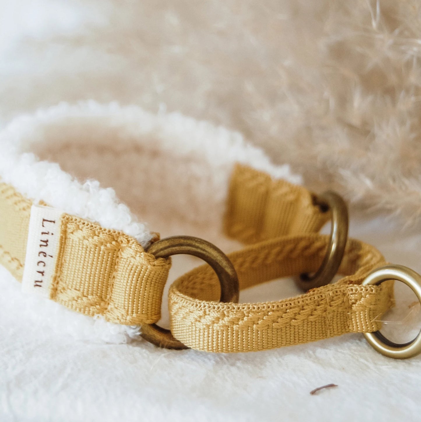 FLUF // fluffy martingale collar